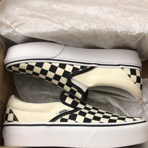 Vans platform checkered slip on
